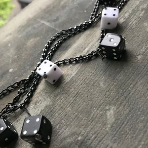Choker with dice